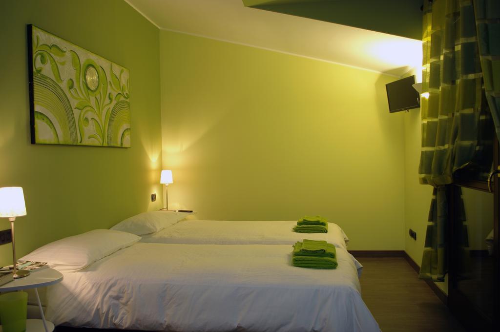 Rutilia22 Milan Room photo